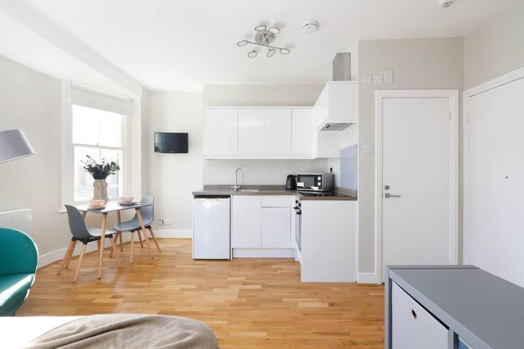 Cosy Studio Flat Moments From The Beach, Kemptown Μπράιτον Εξωτερικό φωτογραφία